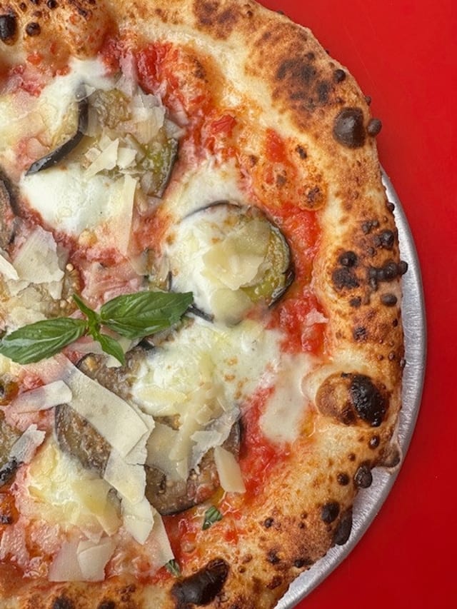 La Parmigiana Pizza.