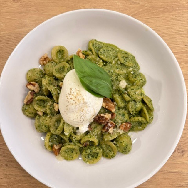 Orecchiette pesto.