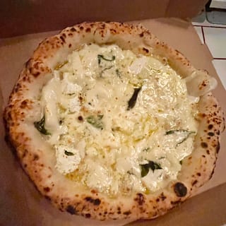 Quattro Formaggi Pizza